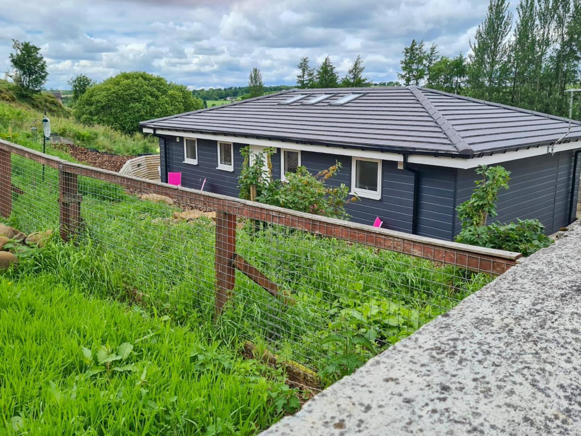 Craigpark Lodge Caldercruix Exterior foto